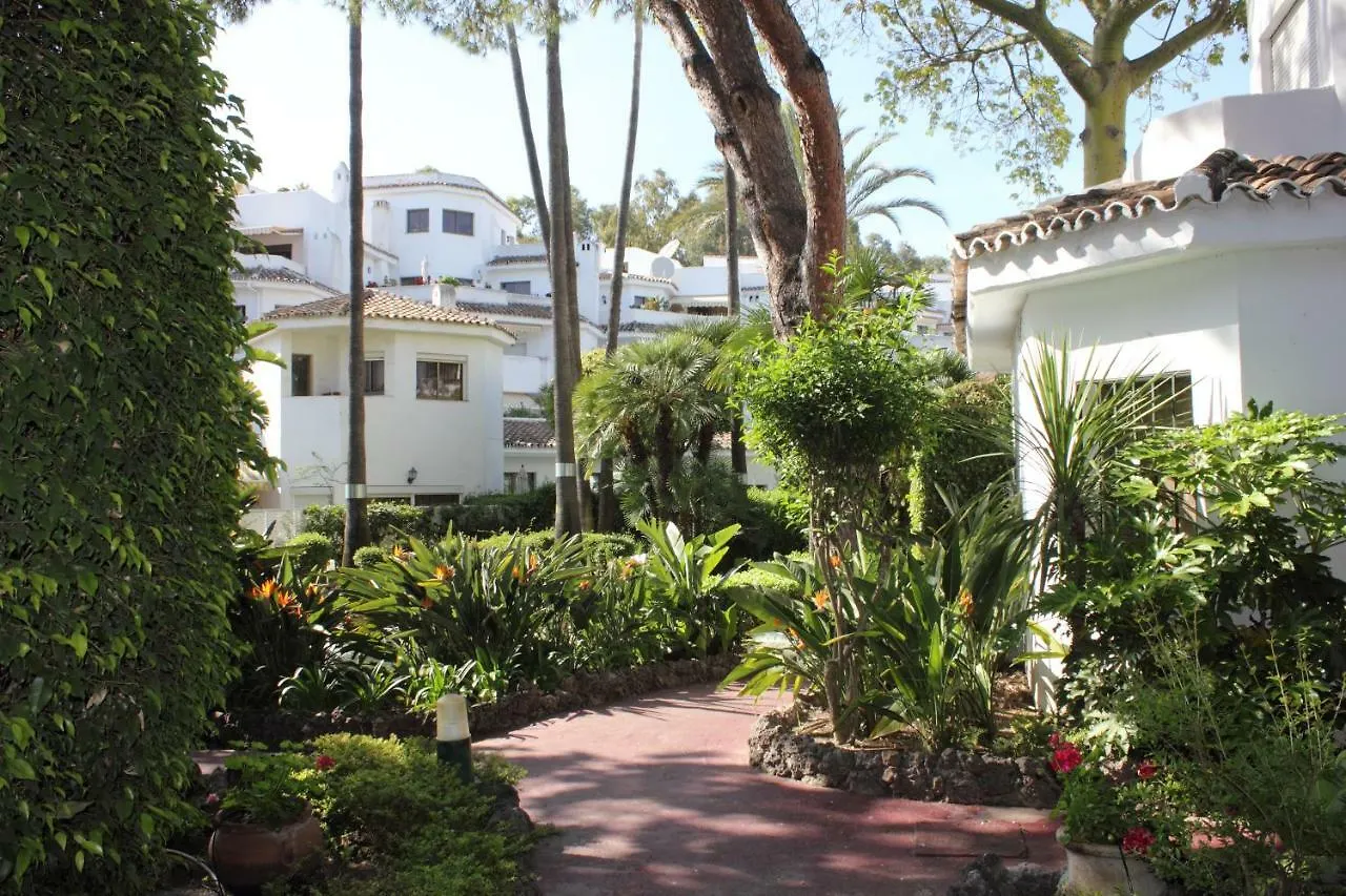Golden Beach Marbella 0*,  España