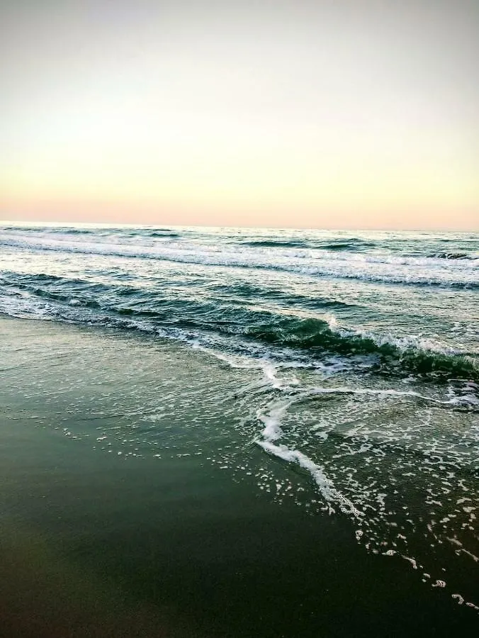 Golden Beach Μαρμπέλλα